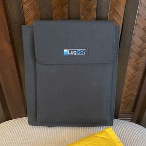 LugGo. Black Luggage Handle Travel Pouch